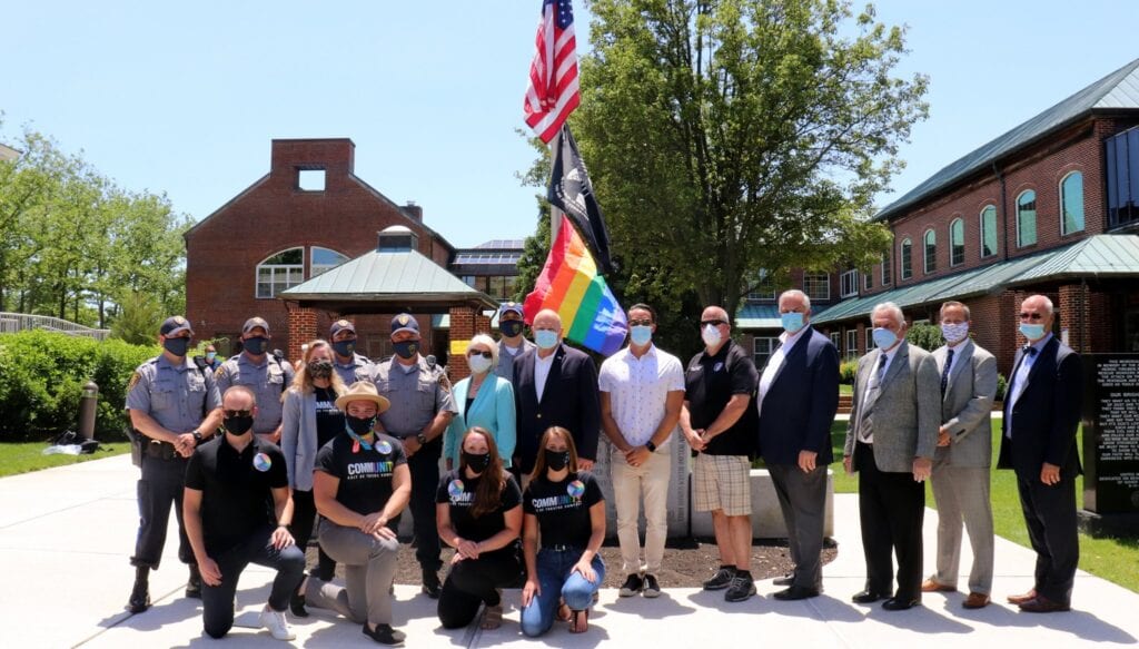 Maskless Mayor Mo continues showing governor Murphy that face masks are for p*ssies and his workplace guidelines suck