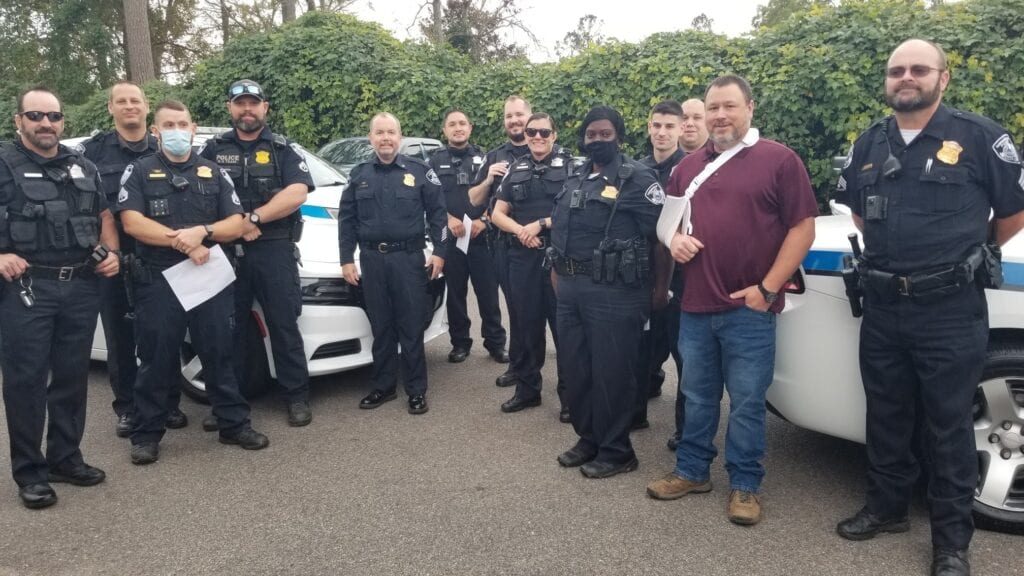 Summerville Police Department Delivers 40 Thanksgiving Dinners Throughout Community