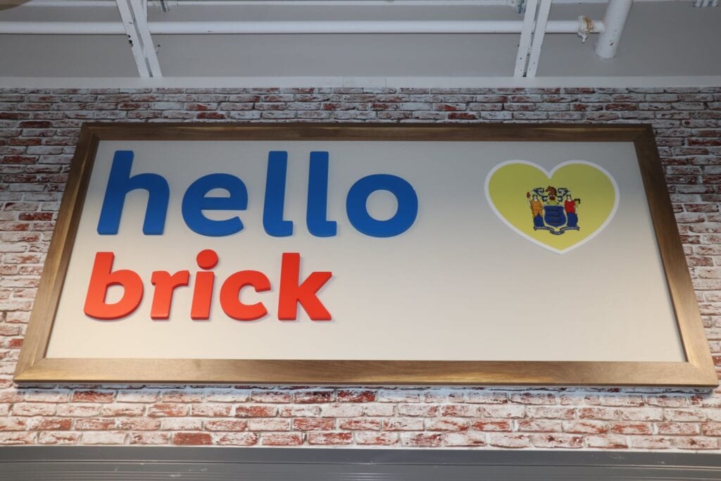 Mayor Ducey Welcomes Lidl to Brick at Grand Opening Ceremony