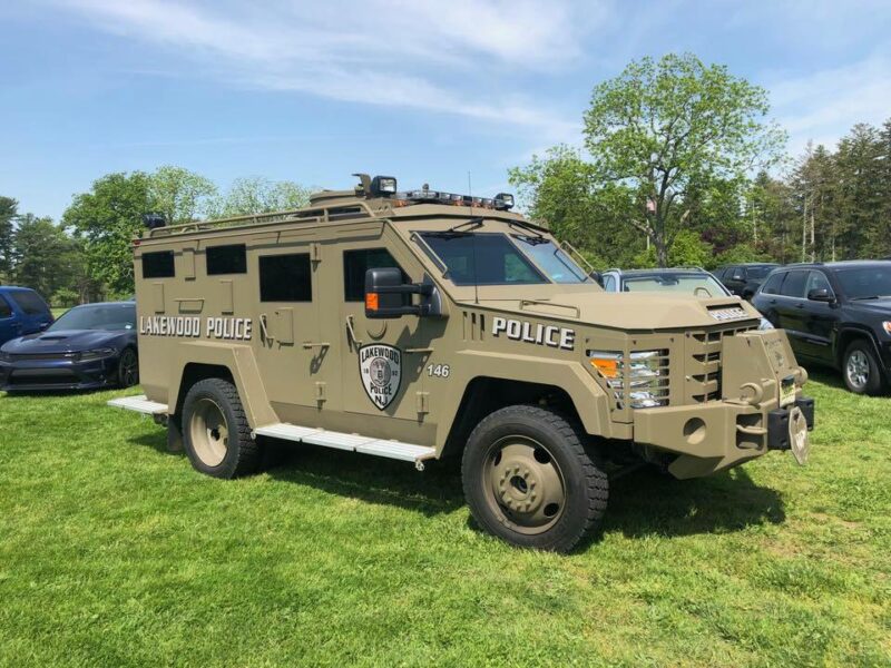 Lakewood Man Yells at Police After Call Reporting His Neighbor, Runs Police Over in Car