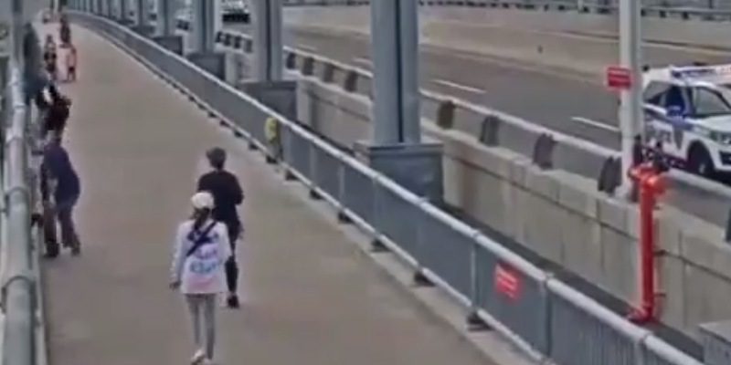 Off-Duty New York Police Officer Rescues Bayonne Bridge Jumper