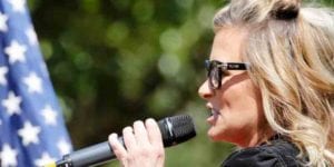 Texas lt. Governor dan patrick offers to serve time so jailed salon owner can work & feed her kids