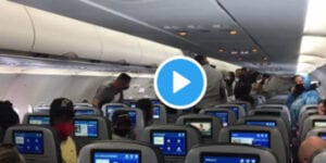 Plane full of passengers come to defense of orthodox jewish woman kicked off jet blue flight