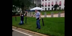 Man pulls gun to defend himself from tallahassee blm mob