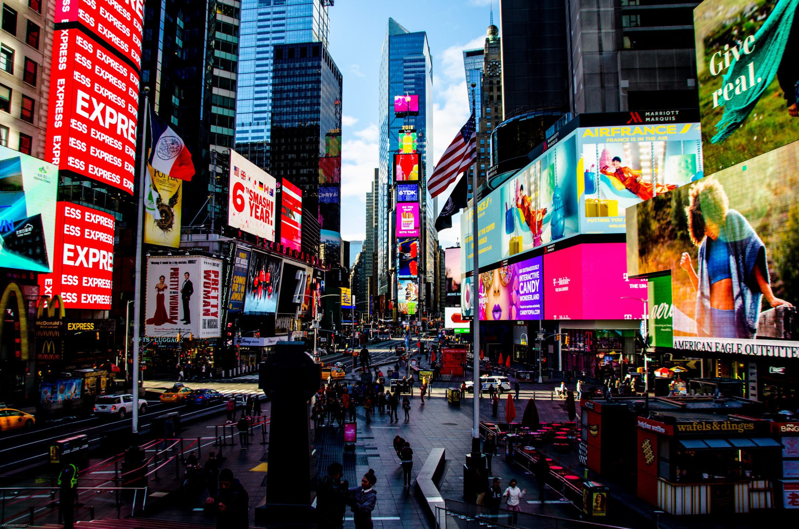 No Crowds in Times Square During Virtual New Years Celebration Due to COVID-19