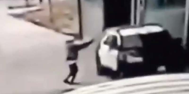 $100,000 reward for suspect who shot two Los Angeles police officers while they sat in their car