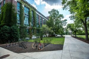 New college "surveillance system" will ping college students to track covid-19