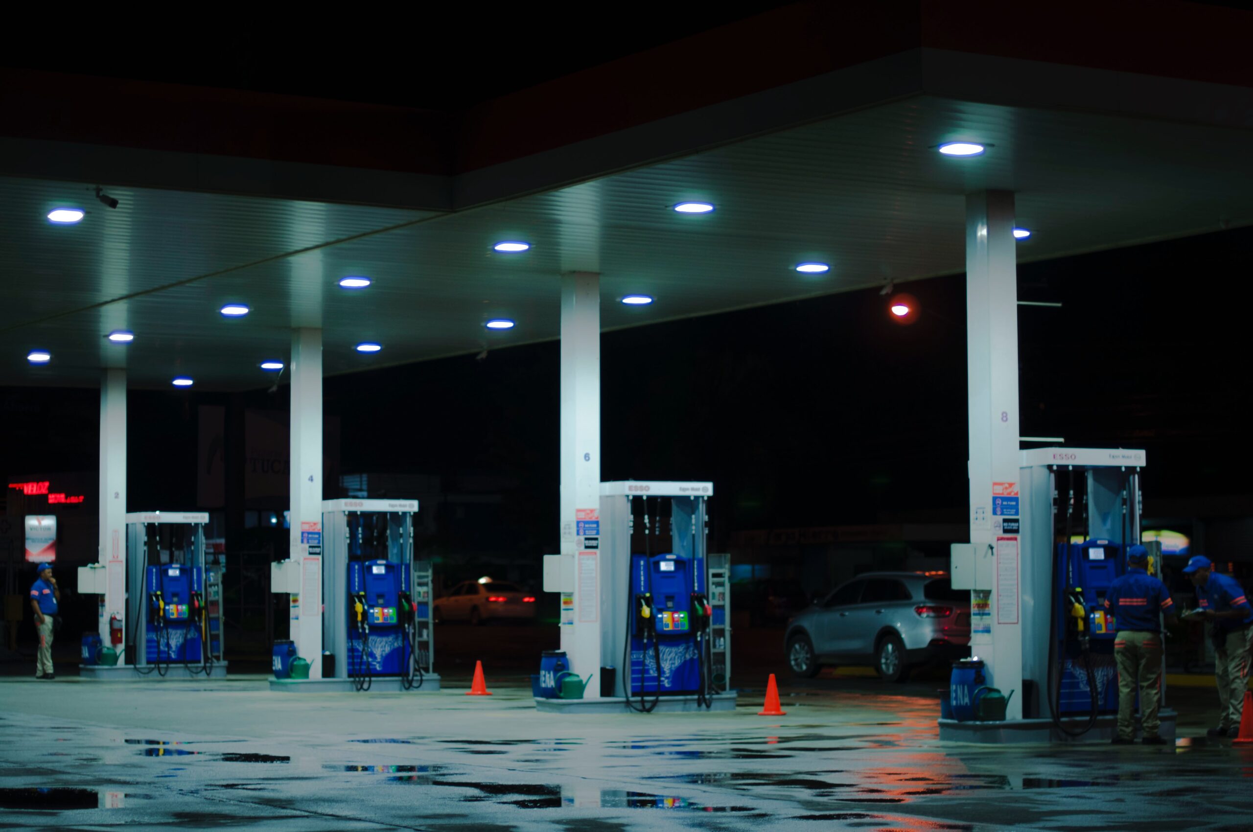 Florida Runaway Teen Claims Man Tried to "Hug" Her After Hitching Ride to Gas Station