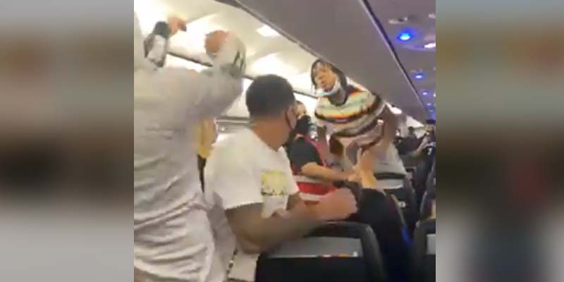 Facemask Fight Leads to Woman Being Tasered on Plane Facemask Fight Leads to Woman Being Tasered on Plane