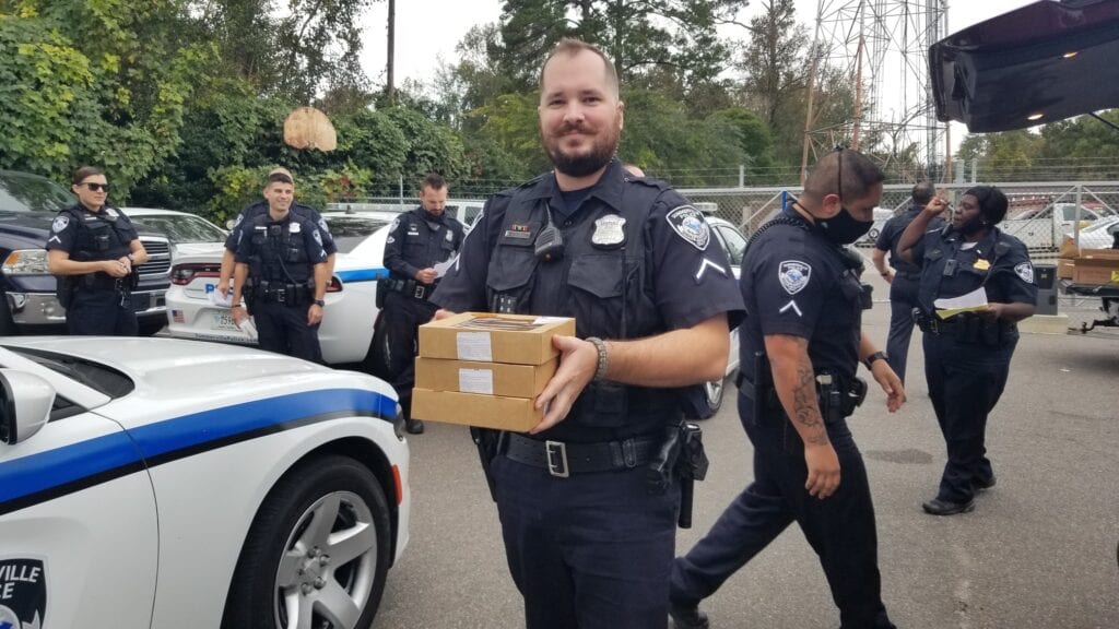 Summerville police department delivers 40 thanksgiving dinners throughout community - photo licensed by shore news network.