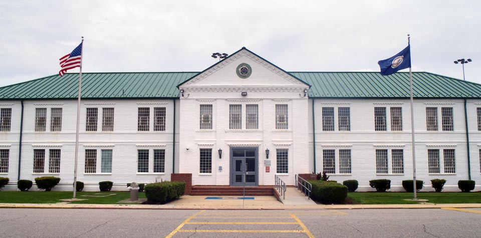 Six Charged for Bribery at FCI Petersburg
