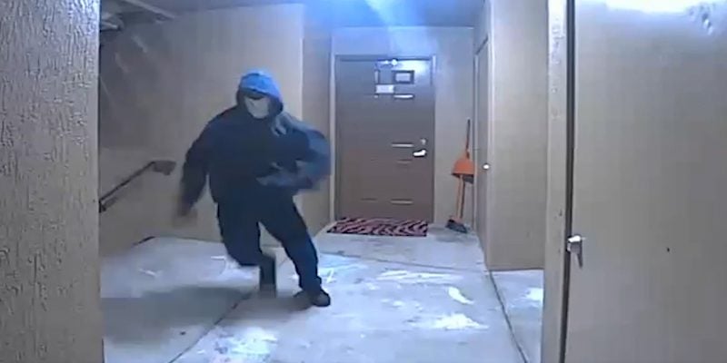 Police Searching for Suspects in Violent Orlando Home Invasion, Robbery
