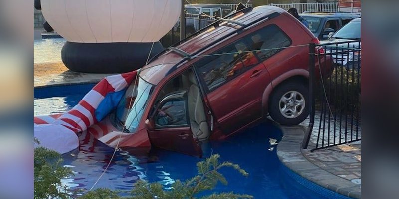 Car ends up in pool at Seasonal World Christmas store near Great Adventure Car ends up in pool at Seasonal World Christmas store near Great Adventure