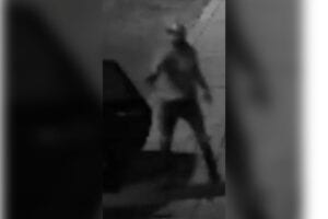 Philly police continue search for 4th street murder suspect