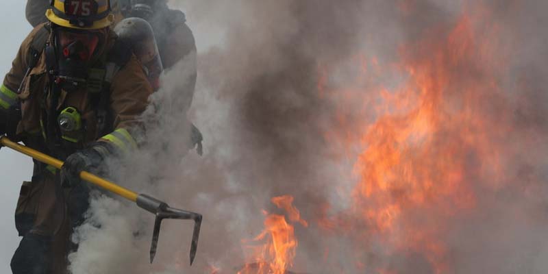 LA firefighters battle house fire in North Hills
