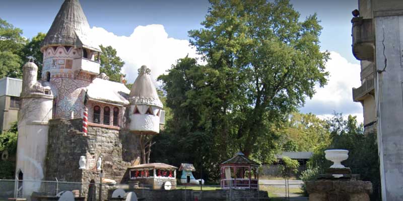 New Jersey teen stabbed outside Gingerbread Castle Amusement Park in Hamburg
