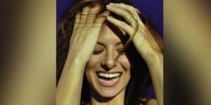 Hollywood loon Debra Messing promotes rape hopes Trump gets it in jail