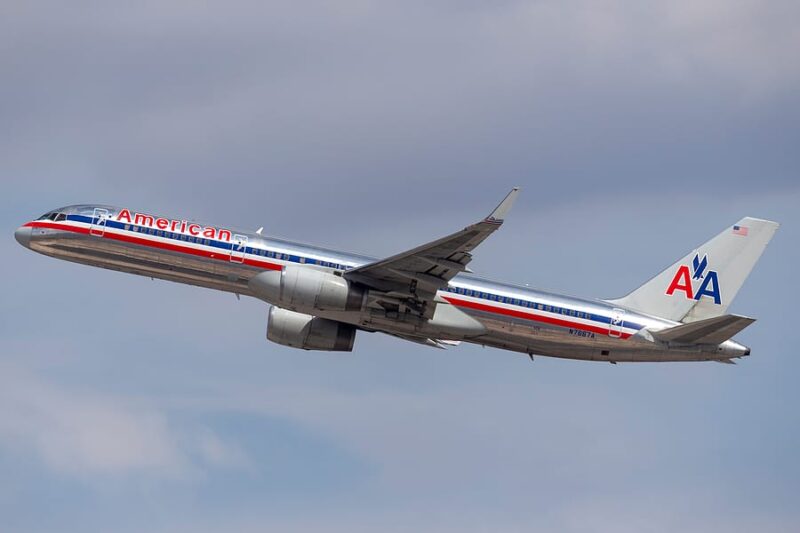 Watch: American Airlines Pilot Threatened to Dump Passengers in Kansas after Chanting USA Aboard Flight, not Wearing Masks