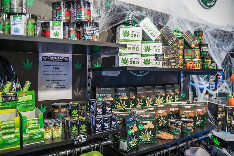 Armed gunmen rob marijuana dispensary