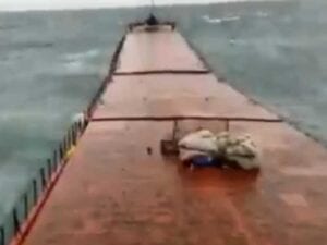 Watch as cargo ship breaks in half on the black sea