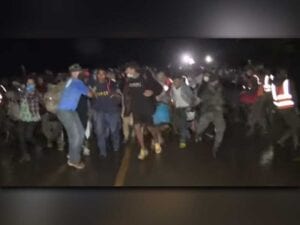 Central american caravan of 6,500 violently break through police lines in guatemala, heading towards u. S. Border