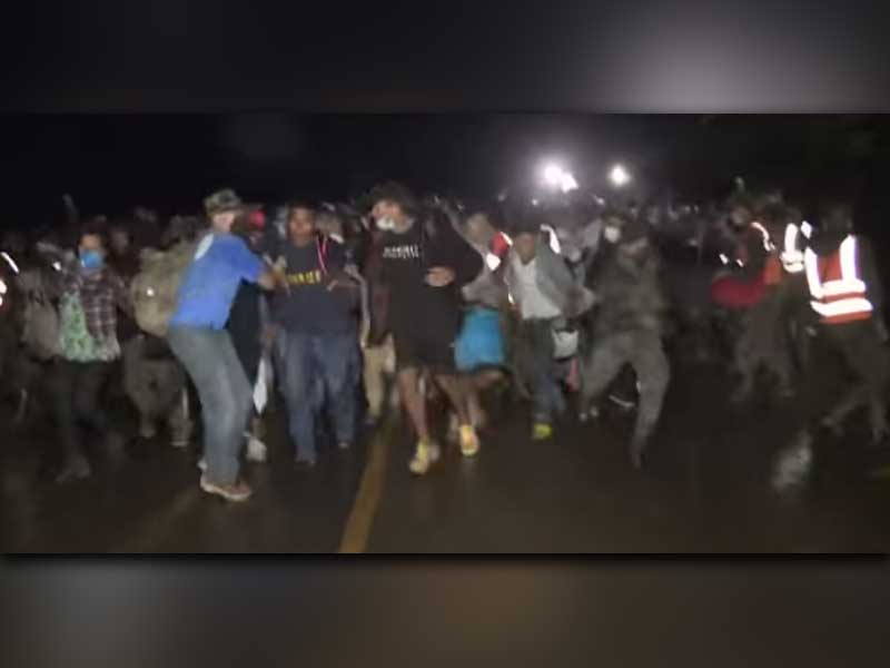 Central American Caravan of 6,500 Violently Break Through Police Lines in Guatemala, Heading Towards U.S. Border