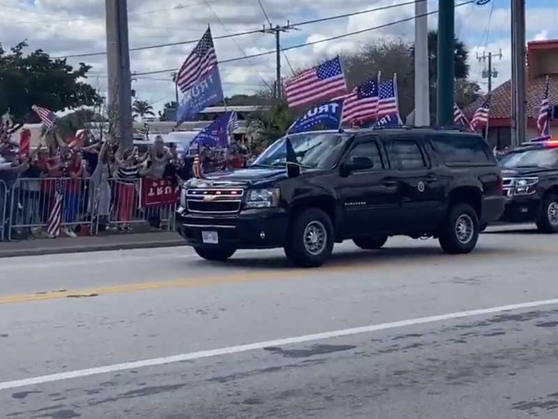 Trump gets hero's homecoming on return to Palm Beach after leaving White House