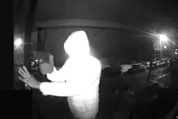 Philly man's murder caught on doorbell cam, now police are searching for suspect
