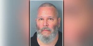 After stealing woman's sunglasses, suspect says "i'm a cop"