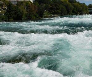 Police use fishing net to subdue missing, aggressive woman on homemade raft on the niagara river