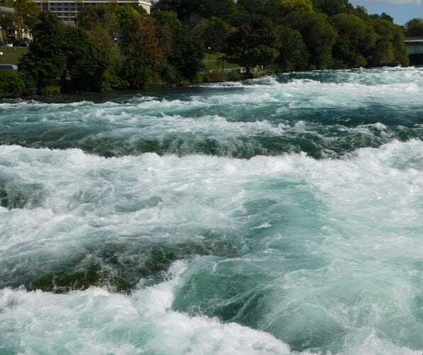 Police use fishing net to subdue missing, aggressive woman on homemade raft on the Niagara River