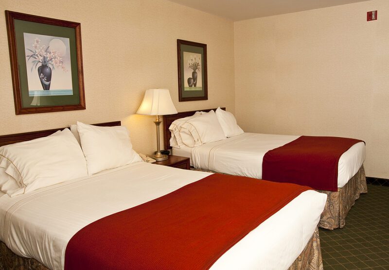 U.S. to spend $86.9 million to put illegal immigrants in hotel rooms