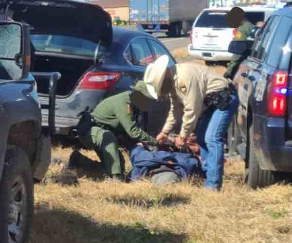 Border Patrol Captures 2 Illegal Alien Smugglers Near Border in Laredo