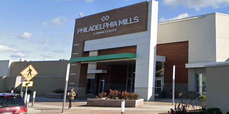 One dead after gunman opens fire inside Philadelphia Mall Food Court