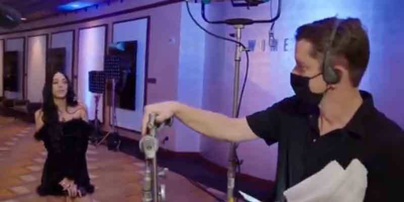 American Idol performer asks to speak with manager after getting booted
