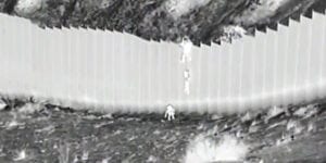Mexican human traffickers drop toddler from top of border wall abandon her in desert