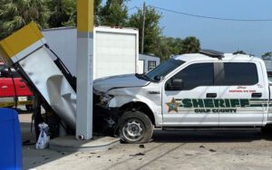 Gulf county sheriff's office deputy crashed into gas station in highland view