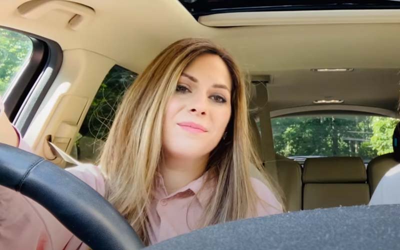 Orthodox Jewish woman, singer from Jackson featured in Glamour Magazine