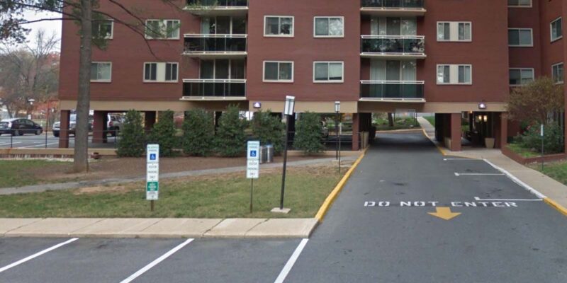 Off-duty Pentagon Police Officer shoots and kills two men he thought were breaking into a car