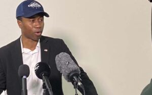 Brooklyn center mayor: cops don't need guns at traffic stops