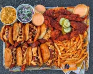 Dave's hot chicken opens first of 10 restaurants in dallas area