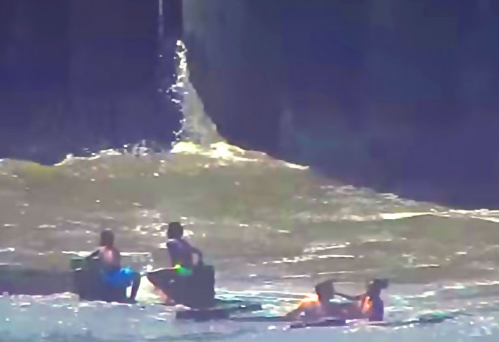 Watch as police and beachgoers rescue children in distress in ocean off Atlantic City beach