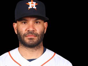 Yankee fans chant 'f-ck altuve" as cheating astros return to yankee stadium