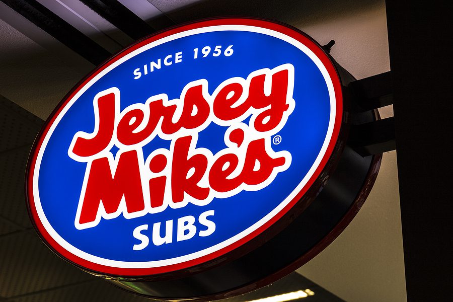 Karen goes wild at Jersey Mike's over wrong order Karen goes wild at Jersey Mike's over wrong order
