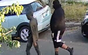 D. C. Police searching for suspects in botched armed robbery