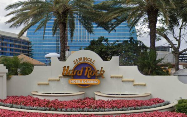 Gambler who lost $380 on slot machine threatened to blow up hard rock casino - photo licensed by shore news network.