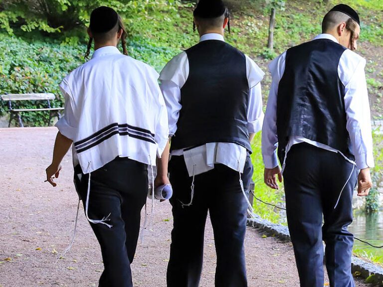 Orthodox jewish men - file photo