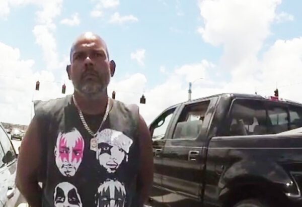 Bystanders jump in to help police officer being attacked in Daytona