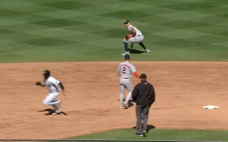 Gleyber Torres just made the most amazing baserunning play of the twenty-first century