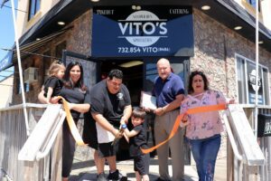 Toms river mayor hill welcomes vito's sandwiches and specialties to the community